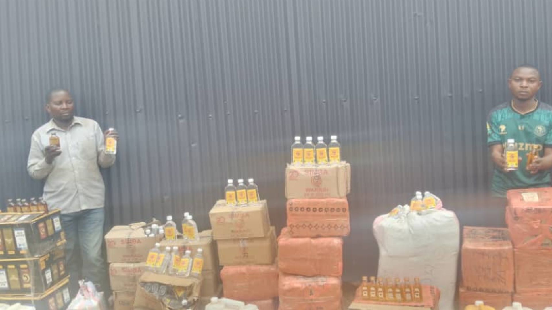 Lutte contre les boissons prohibées au Sud-Kivu : le colonel OMBENI Copernic intensifie la traque