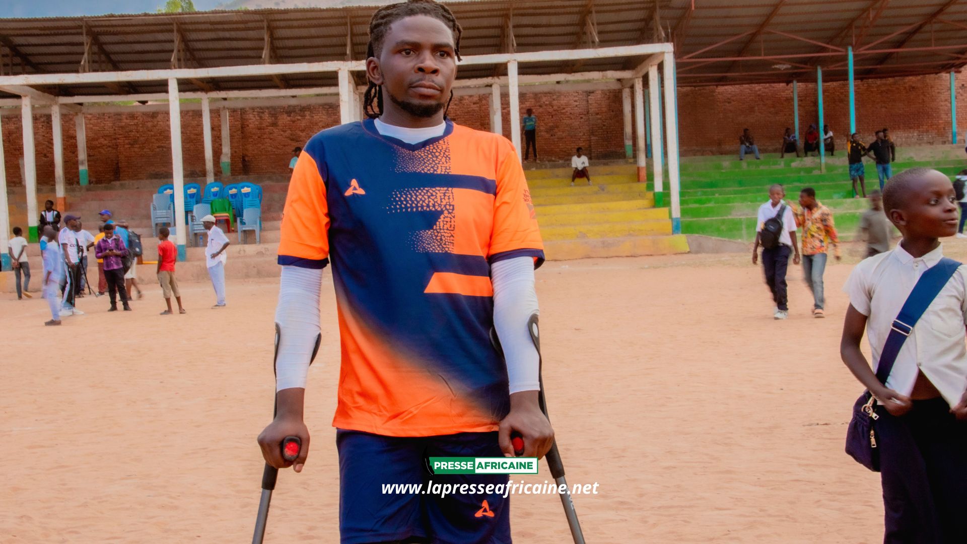 Goma : amputé après une balle perdue, Pascal Kibonge devient basketteur international sur fauteuil roulant et footballeur des Cannes