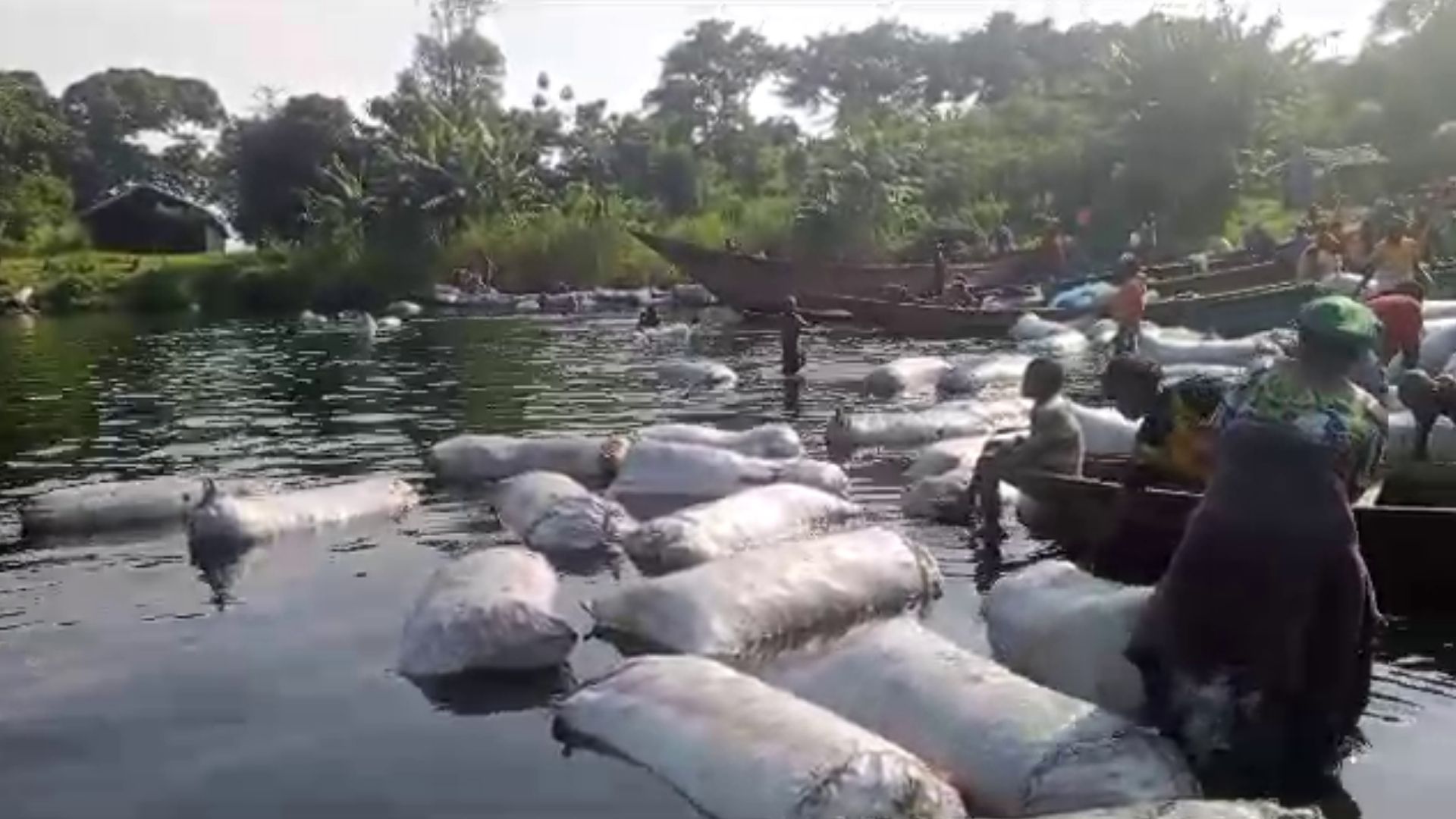 Naufrage d'une pirogue motorisée entre Katana et Goma sur le lac Kivu