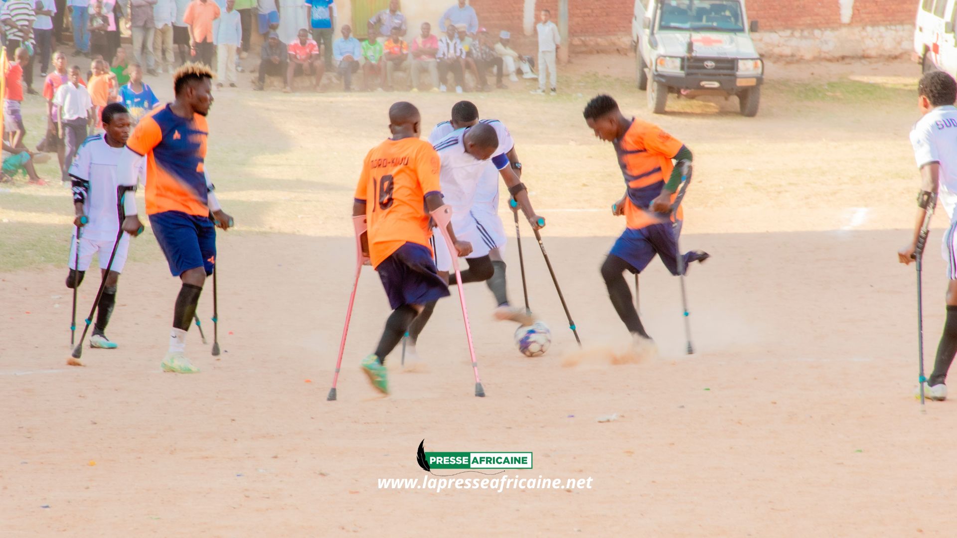 RDC : à Uvira, le tournoi de football des cannes pour les amputés démarre à l’Est avec 3 provinces 